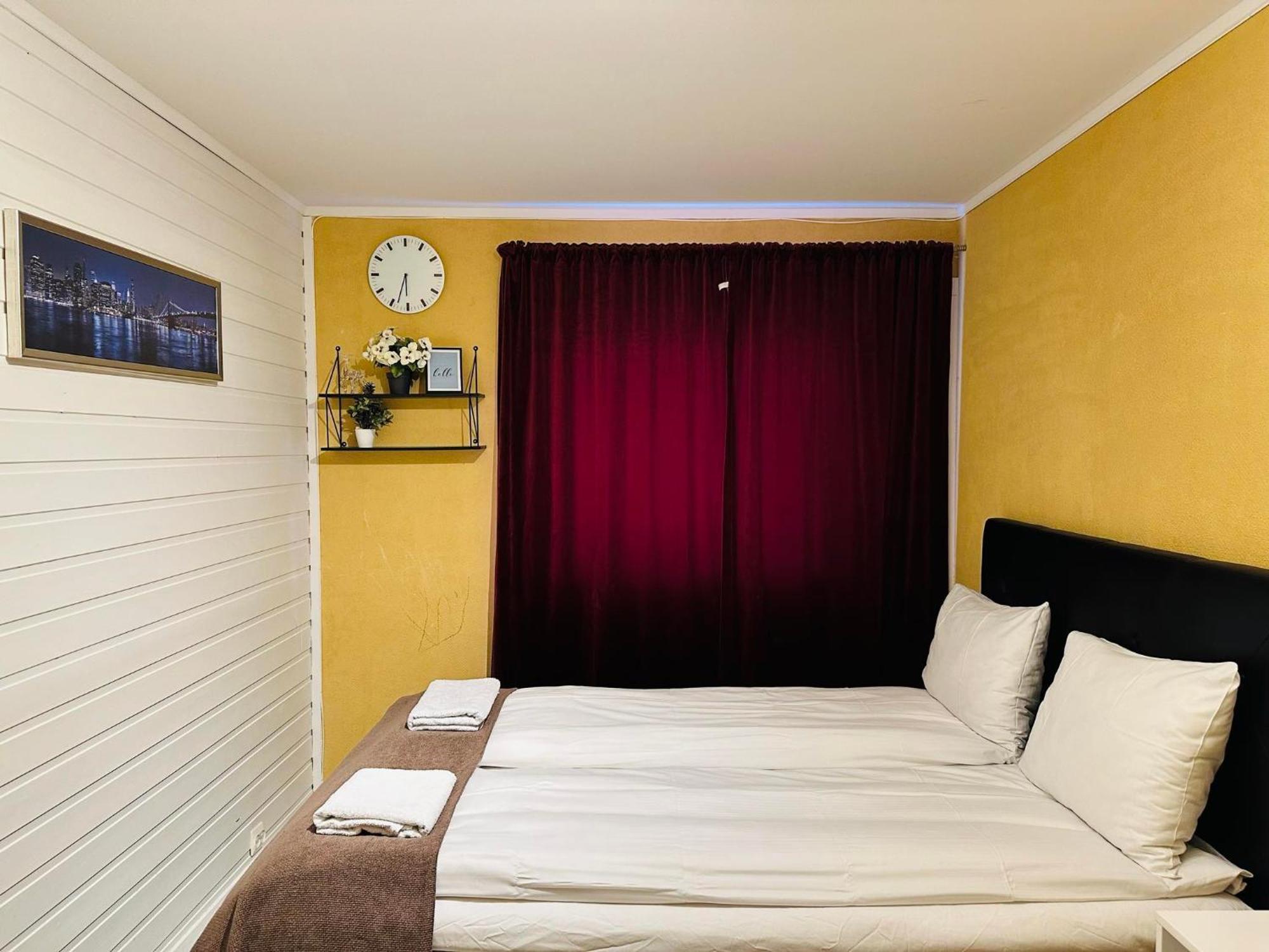 Miracle Tromso, Cozy Double Bed Private Room In A Shared Apartment With Stunning Tromso Views Exteriér fotografie